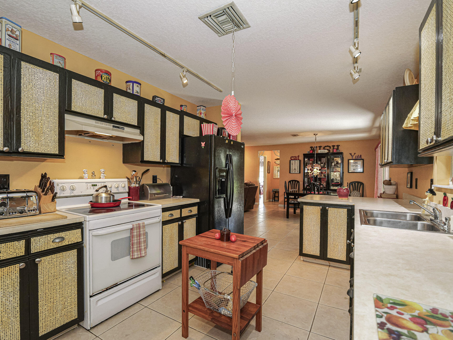 832 Roseland Road Sebastian, FL 32958 - Photo 10 of 23 12
