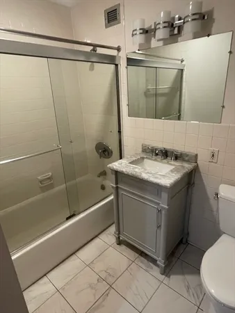 $2,900 | 160 Commonwealth Avenue, Unit 516, Boston, MA 02116