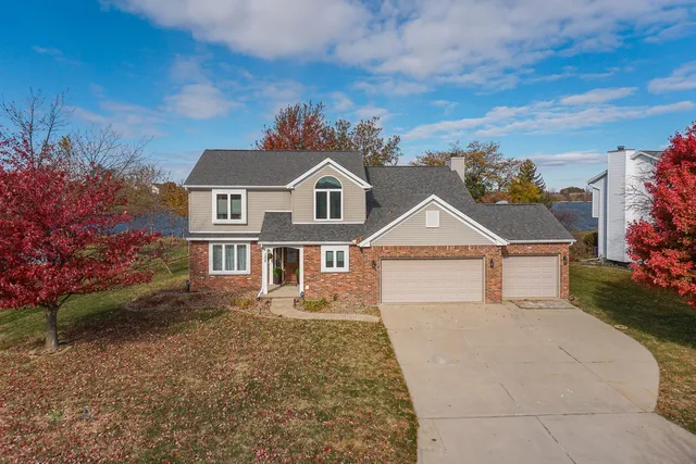 $425,000 | 1308 East Ironwood Drive, Normal, IL 61761
