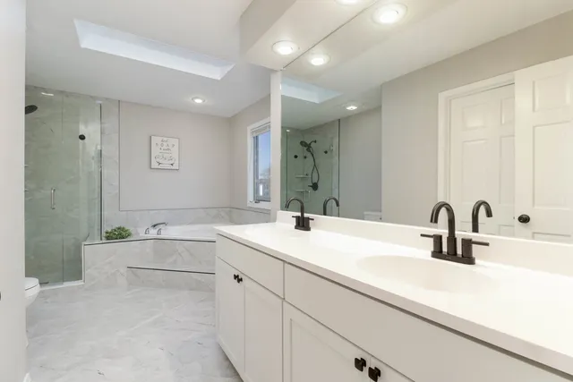 $425,000 | 1308 East Ironwood Drive, Normal, IL 61761