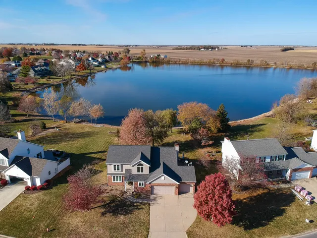 $425,000 | 1308 East Ironwood Drive, Normal, IL 61761