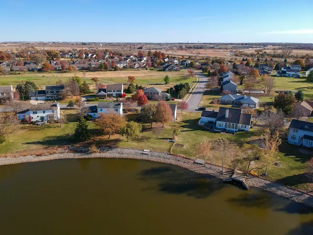 $425,000 | 1308 East Ironwood Drive, Normal, IL 61761