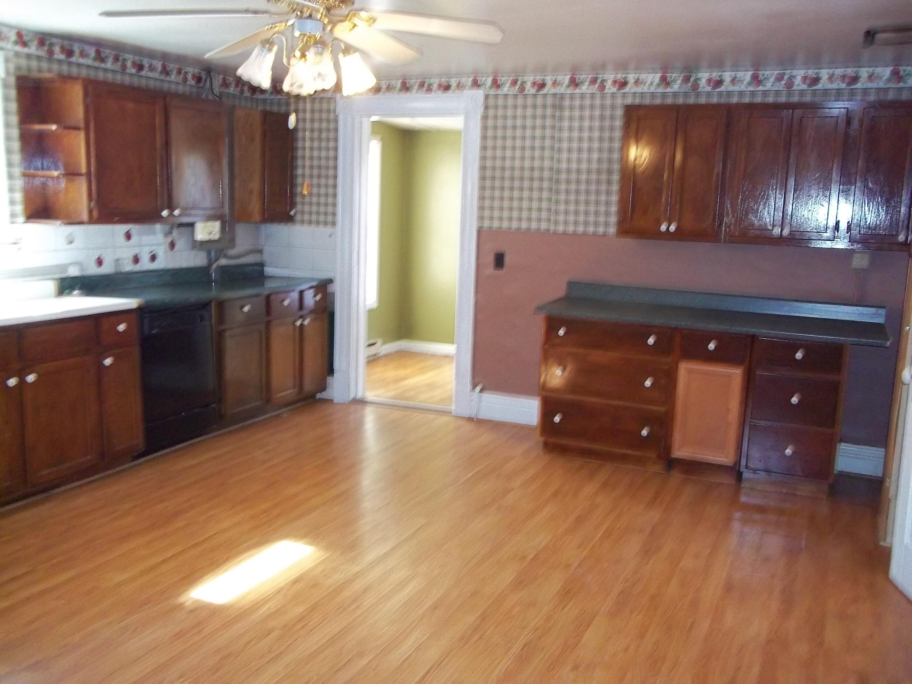 8799 Buckeye Road Lancaster, KY 40444 - Photo 8 of 17 100_2299