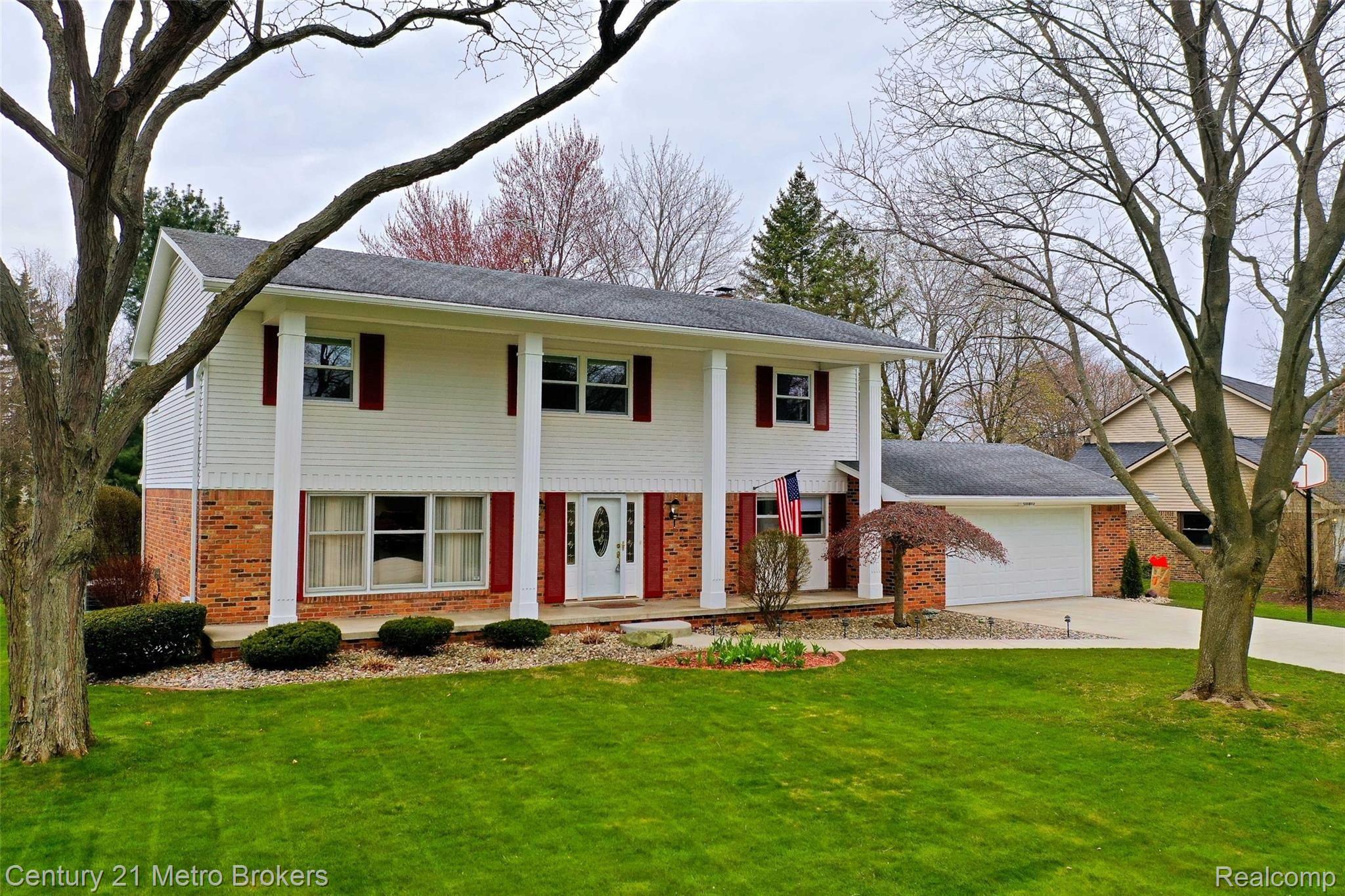 6160 Kings Scepter Road Grand Blanc, MI 48439 - Photo 2 of 55 6160-King-Scepter-Rd- Outside 6.jpg