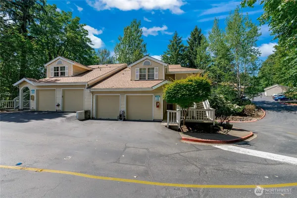 $432,250 | 2540 118th Avenue Southeast, Unit 202, Bellevue, WA 98005