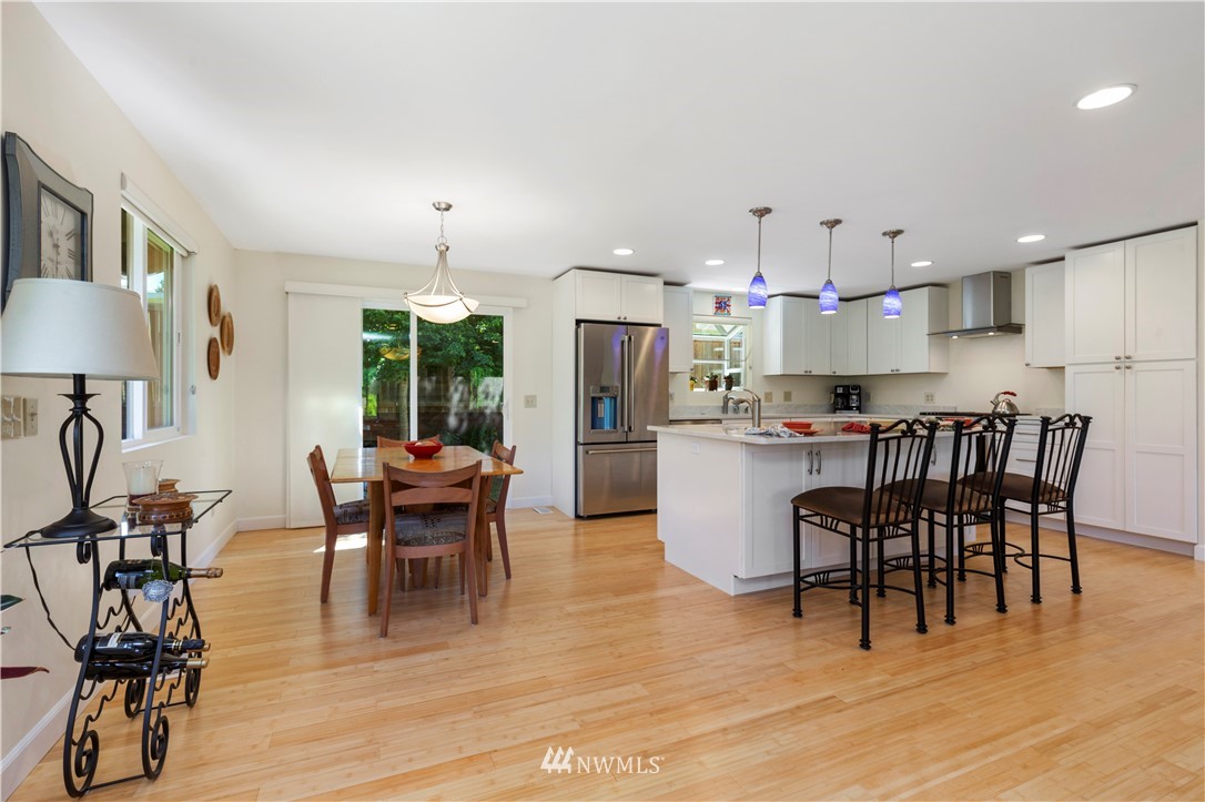 8211 210th Place Southwest Edmonds, WA 98026 - Photo 11 of 39 Gallery Image 11