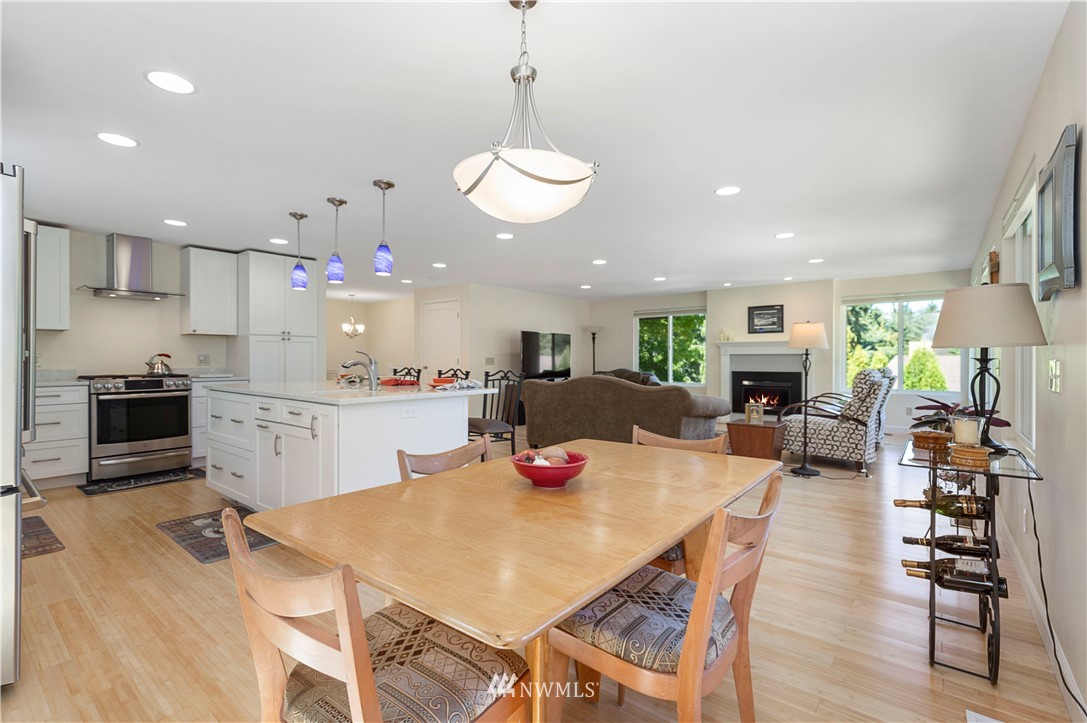 8211 210th Place Southwest Edmonds, WA 98026 - Photo 14 of 39 Gallery Image 14