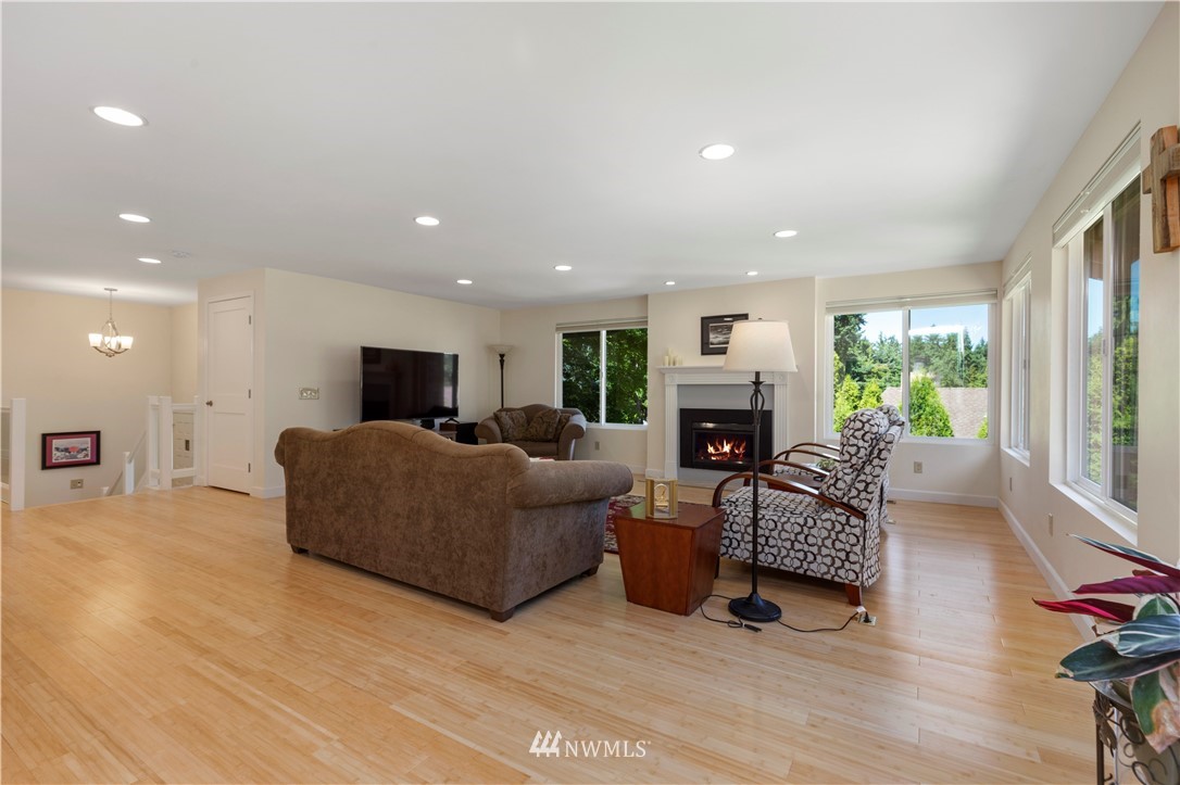 8211 210th Place Southwest Edmonds, WA 98026 - Photo 16 of 39 Gallery Image 16