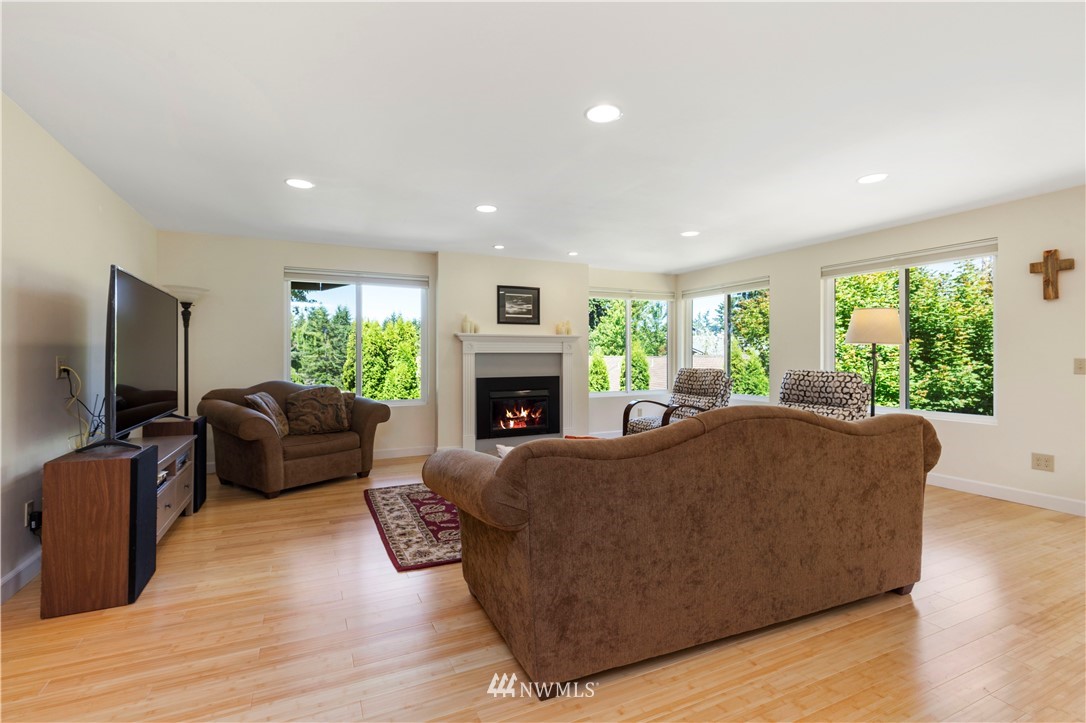 8211 210th Place Southwest Edmonds, WA 98026 - Photo 17 of 39 Gallery Image 17