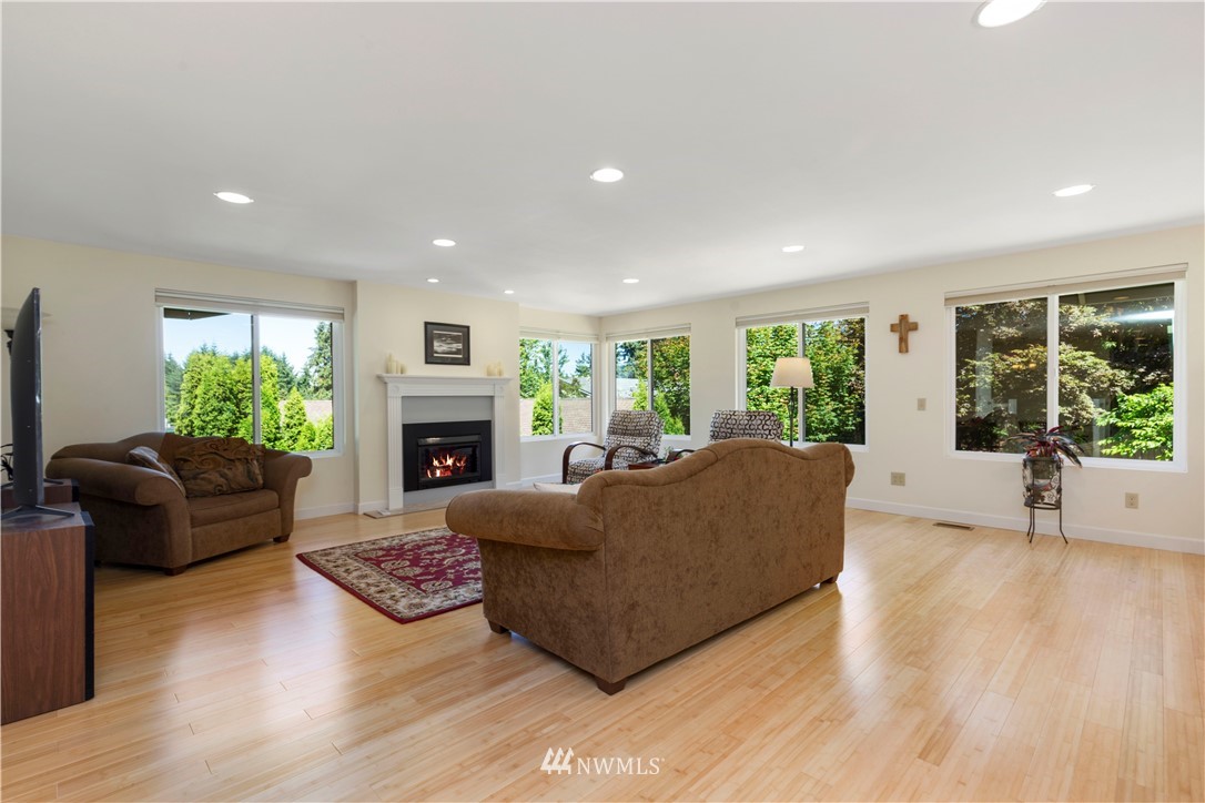 8211 210th Place Southwest Edmonds, WA 98026 - Photo 18 of 39 Gallery Image 18
