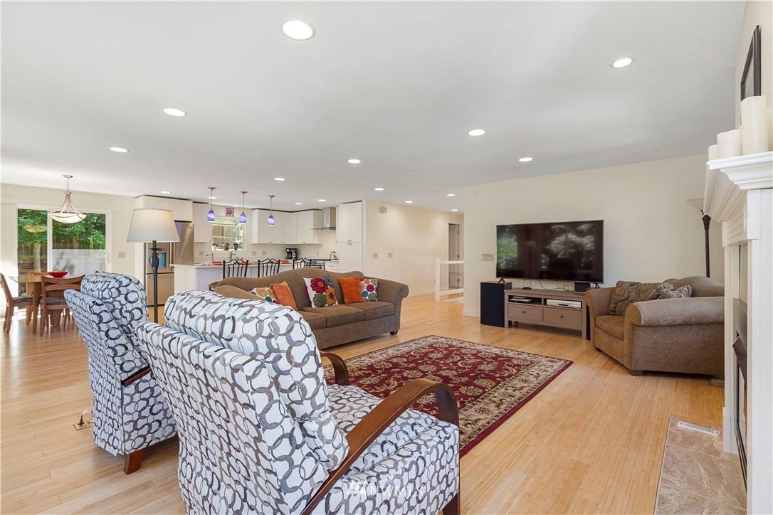 8211 210th Place Southwest Edmonds, WA 98026 - Photo 19 of 39 Gallery Image 19