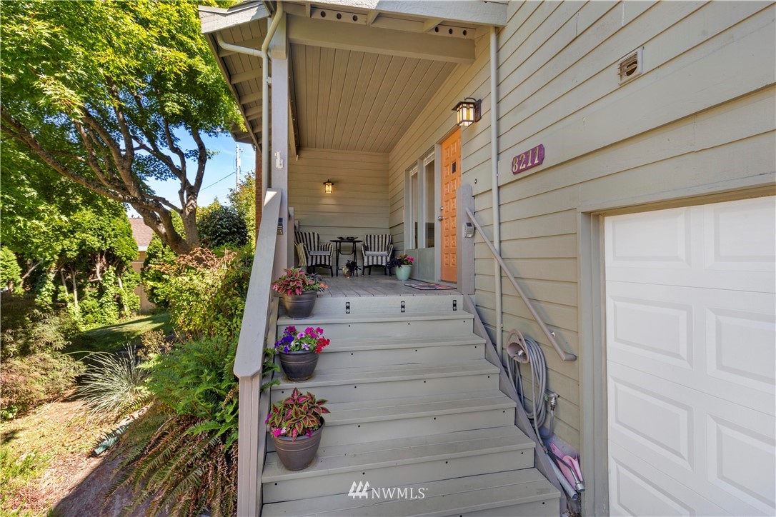 8211 210th Place Southwest Edmonds, WA 98026 - Photo 3 of 39 Gallery Image 3