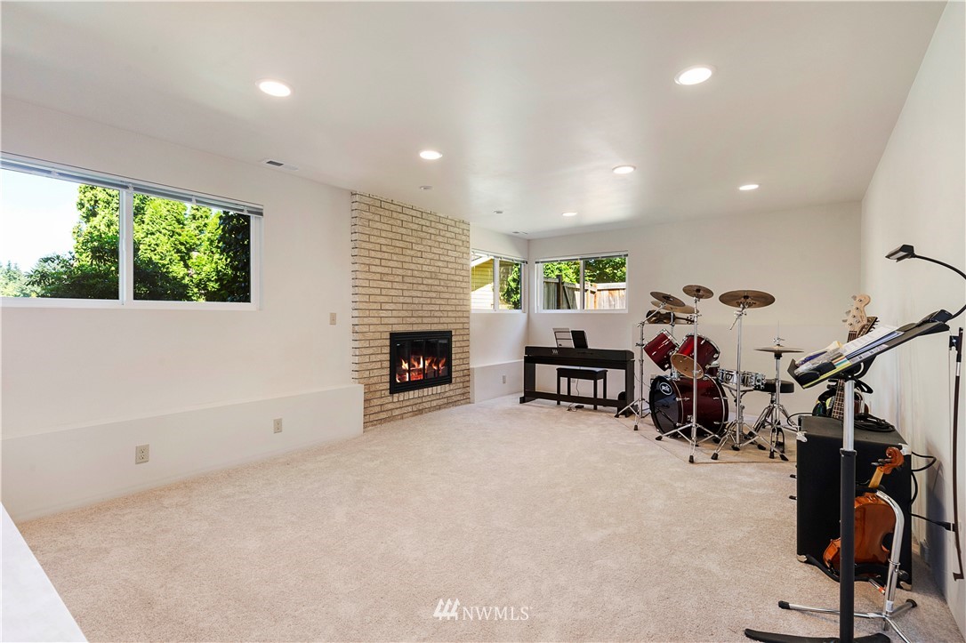 8211 210th Place Southwest Edmonds, WA 98026 - Photo 28 of 39 Gallery Image 28