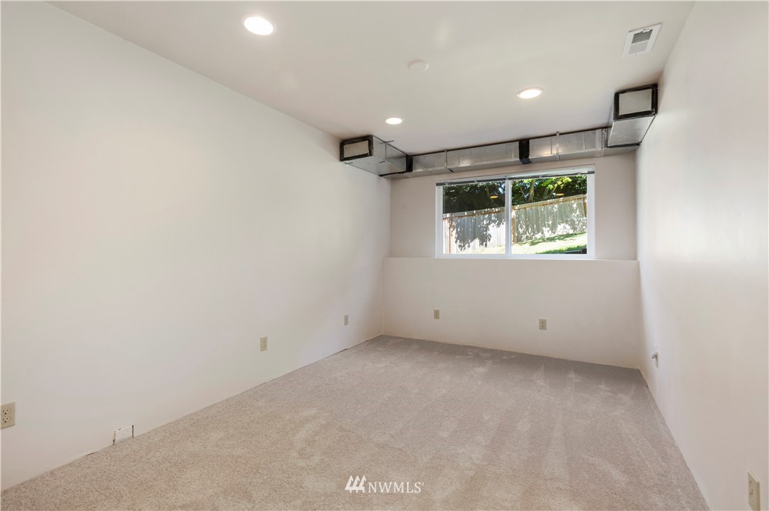 8211 210th Place Southwest Edmonds, WA 98026 - Photo 29 of 39 Gallery Image 29
