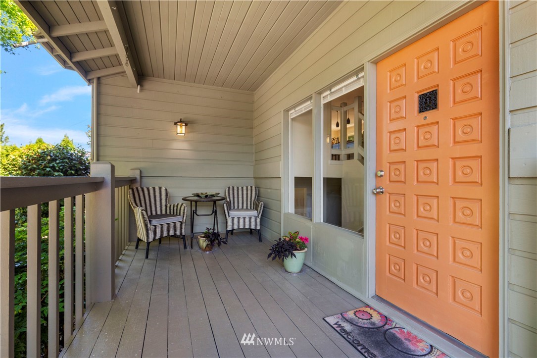 8211 210th Place Southwest Edmonds, WA 98026 - Photo 4 of 39 Gallery Image 4