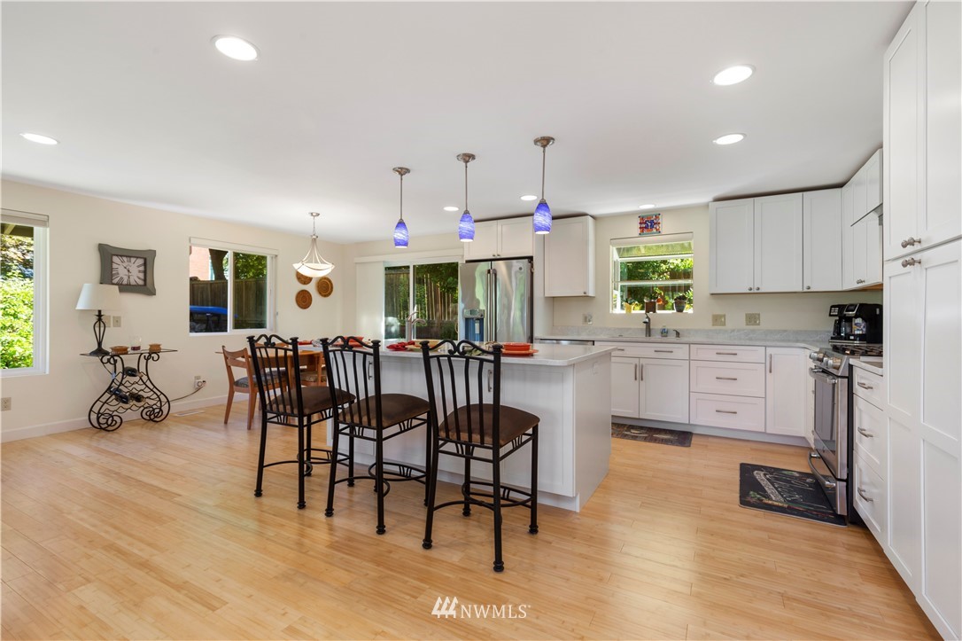 8211 210th Place Southwest Edmonds, WA 98026 - Photo 7 of 39 Gallery Image 7