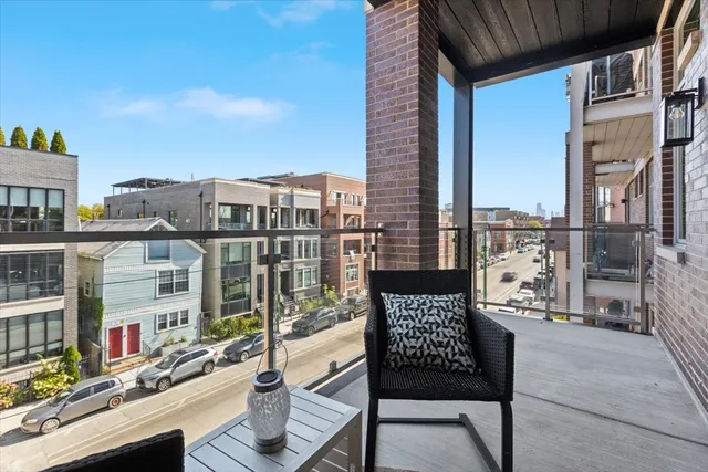 $699,000 | 2450 North Clybourn Avenue, Unit 3S, Chicago, IL 60614