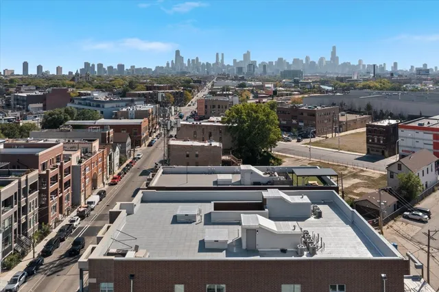 a picture of a wall with a white wall