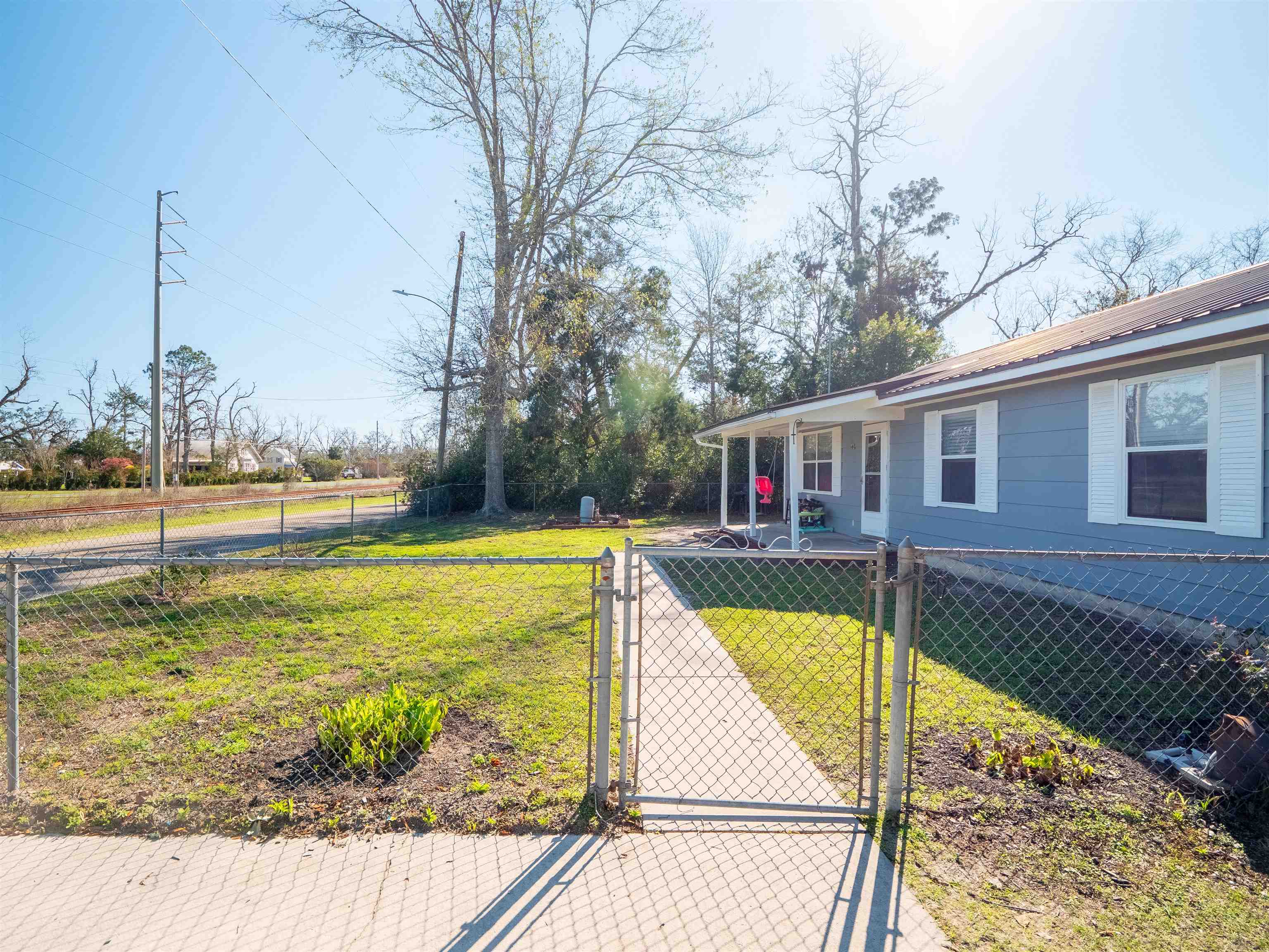 7022 Southeast Farm Road Lee, FL 32059 - Photo 11 of 38 Gallery Image 11