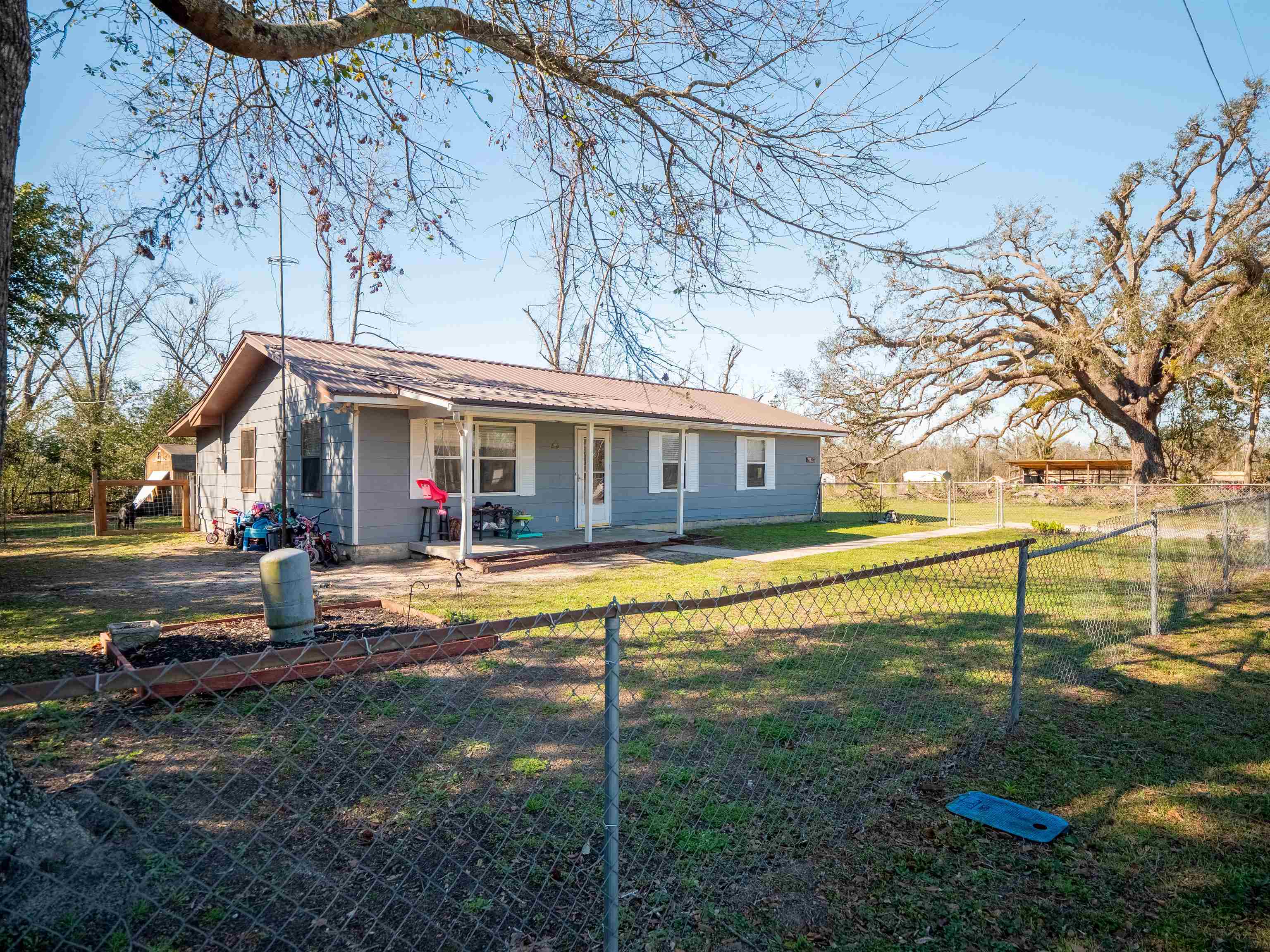 7022 Southeast Farm Road Lee, FL 32059 - Photo 12 of 38 Gallery Image 12