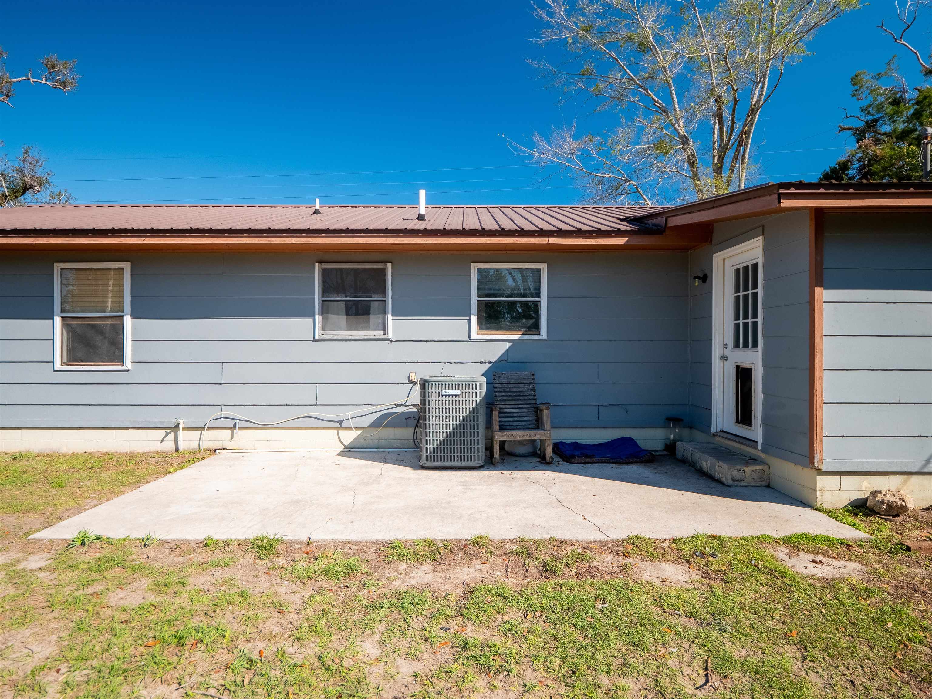 7022 Southeast Farm Road Lee, FL 32059 - Photo 2 of 38 Gallery Image 2