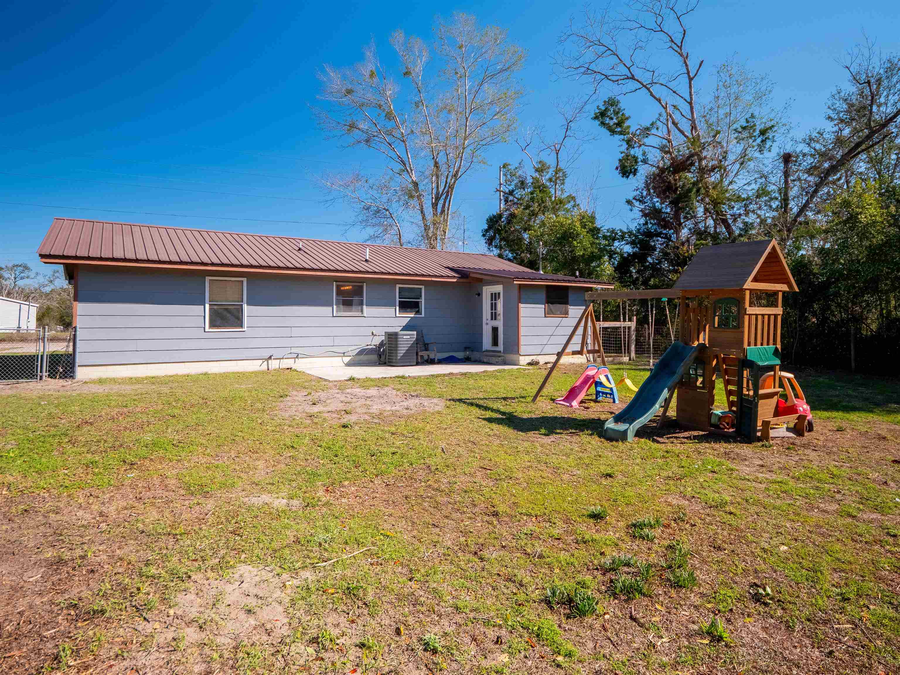 7022 Southeast Farm Road Lee, FL 32059 - Photo 5 of 38 Gallery Image 5