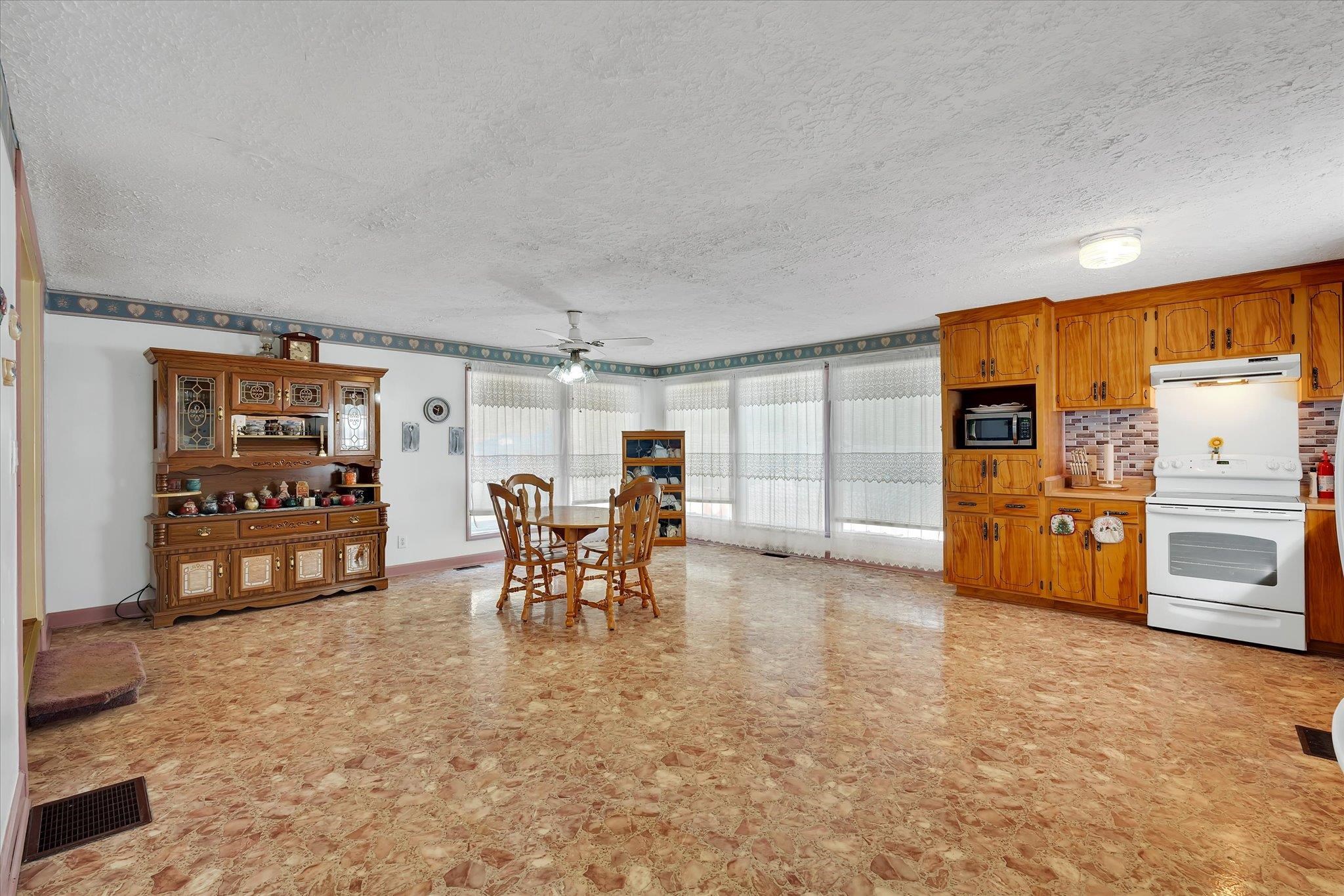 109 Pinewood Avenue Clinton, SC 29325 - Photo 15 of 33 Gallery Image 15