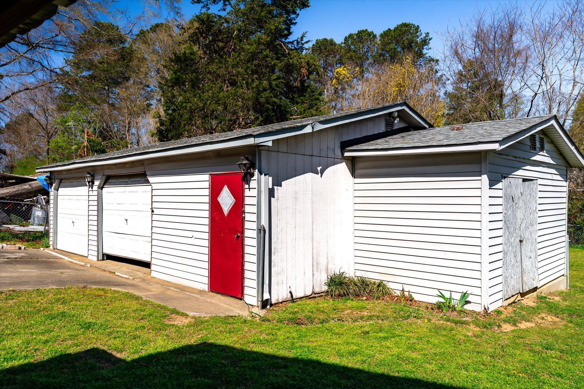 109 Pinewood Avenue Clinton, SC 29325 - Photo 28 of 33 Gallery Image 28