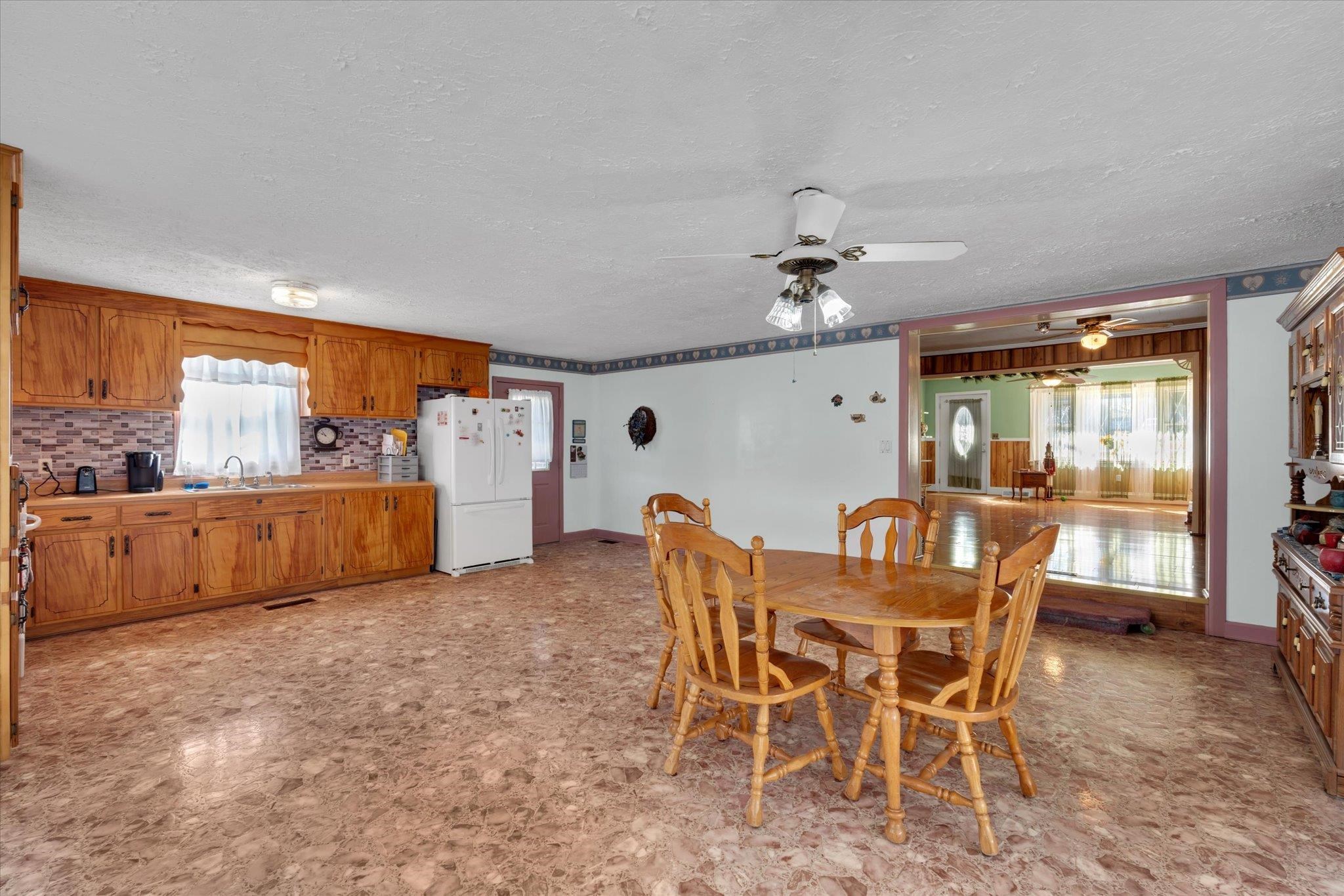 109 Pinewood Avenue Clinton, SC 29325 - Photo 9 of 33 Gallery Image 9