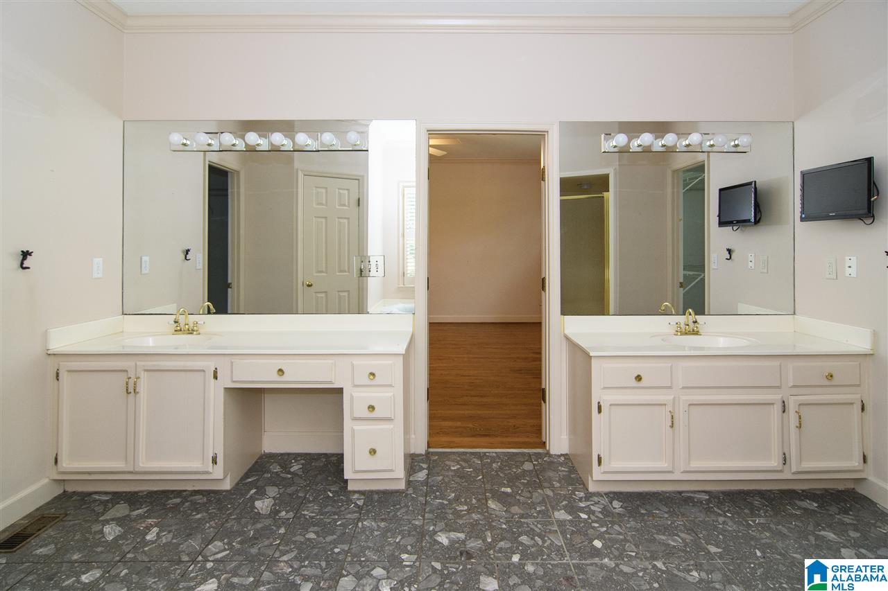 3017 North Woodridge Road Birmingham, AL 35223 - Photo 22 of 41