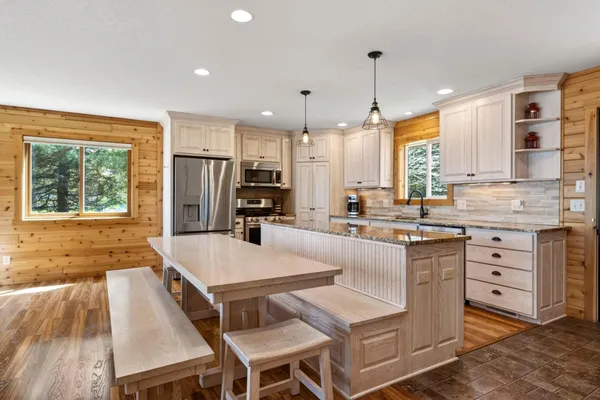 $969,000 | 7902 Stonebay Lane, Hayward, WI 54843