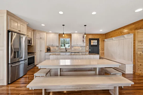$969,000 | 7902 Stonebay Lane, Hayward, WI 54843