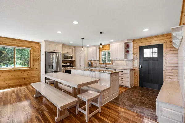 $969,000 | 7902 Stonebay Lane, Hayward, WI 54843