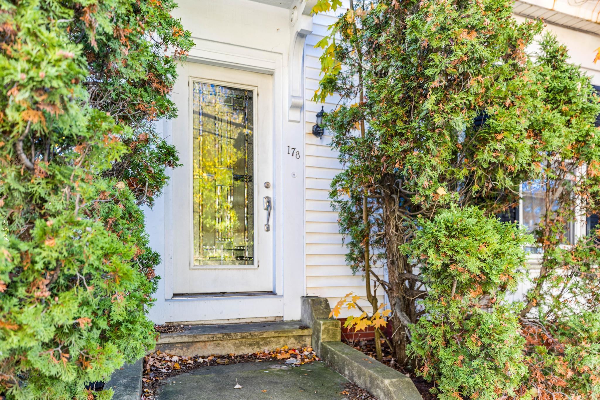 178 High Street Somersworth, NH 03878 - Photo 2 of 19