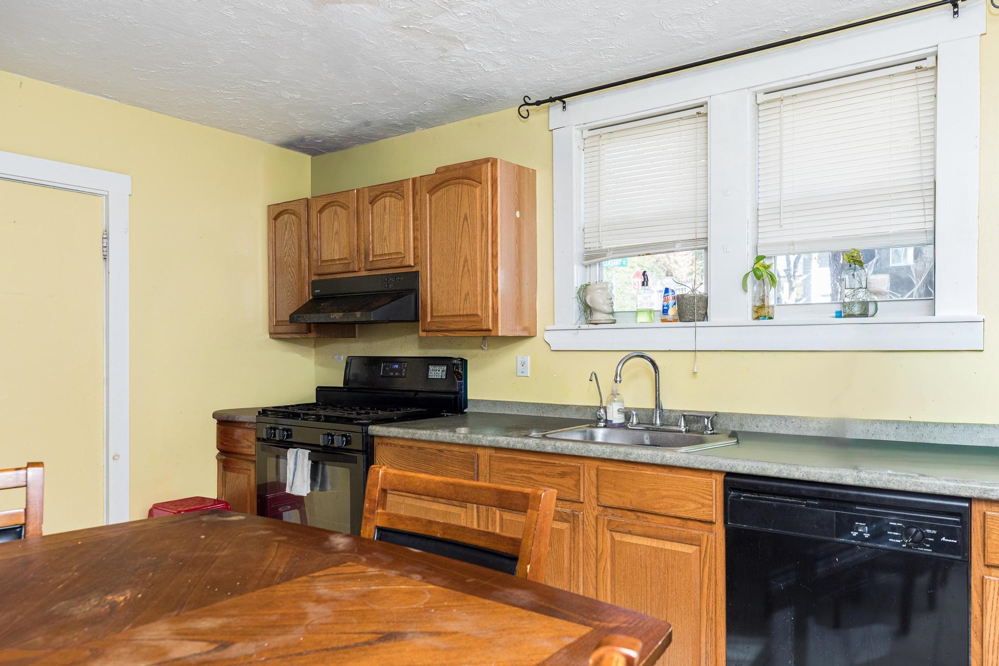 178 High Street Somersworth, NH 03878 - Photo 7 of 19