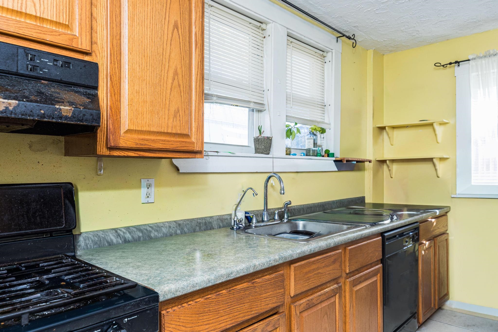 178 High Street Somersworth, NH 03878 - Photo 8 of 19