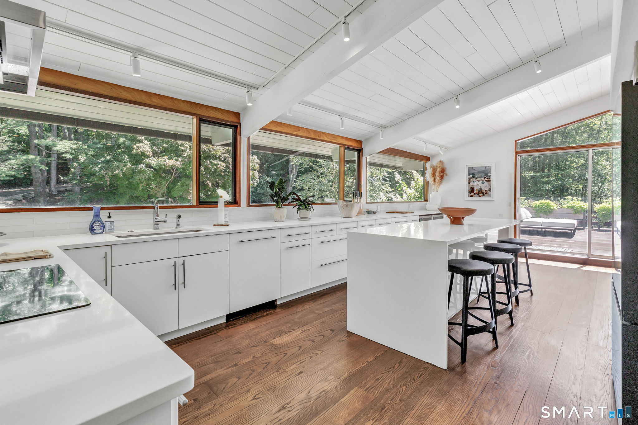 46 Valley Forge Road Weston, CT 06883 - Photo 10 of 40 Gallery Image 10