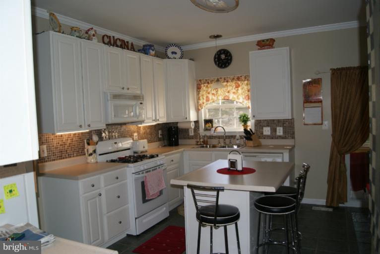 136 West Heather Road Bel Air, MD 21014 - Photo 8 of 30 Kitchen