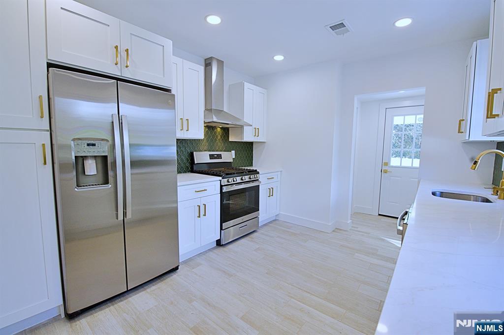 16 Clarke Street Closter, NJ 07624 - Photo 3 of 28