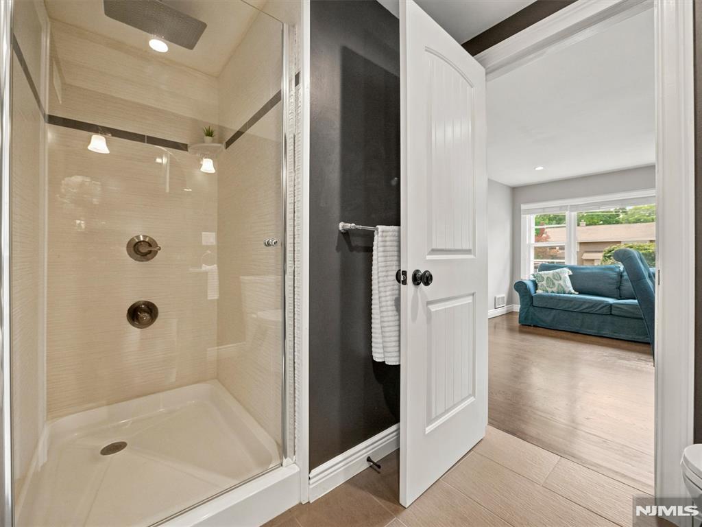 47 West Saddle River Road Waldwick, NJ 07463 - Photo 14 of 26