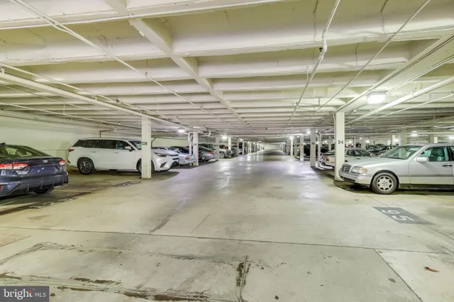 $385,000 | 5450 Whitley Park Terrace, Unit 806, Bethesda, MD 20814