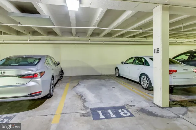 $385,000 | 5450 Whitley Park Terrace, Unit 806, Bethesda, MD 20814