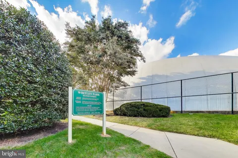 $385,000 | 5450 Whitley Park Terrace, Unit 806, Bethesda, MD 20814