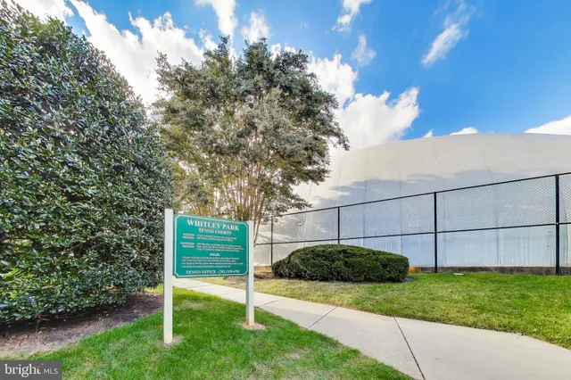 $385,000 | 5450 Whitley Park Terrace, Unit 806, Bethesda, MD 20814