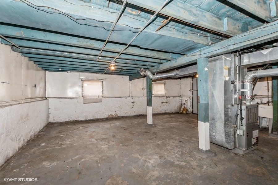 1436 West 110th Place Chicago, IL 60643 - Photo 10 of 10 a view of a garage