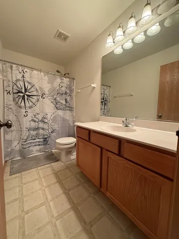 $259,900 | 2562 Cesario Drive, Unit 2562, Hampshire, IL 60140