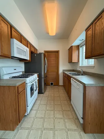 $259,900 | 2562 Cesario Drive, Unit 2562, Hampshire, IL 60140