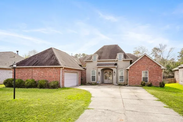 $385,000 | 688 Timberwood Loop, Madisonville, LA 70447
