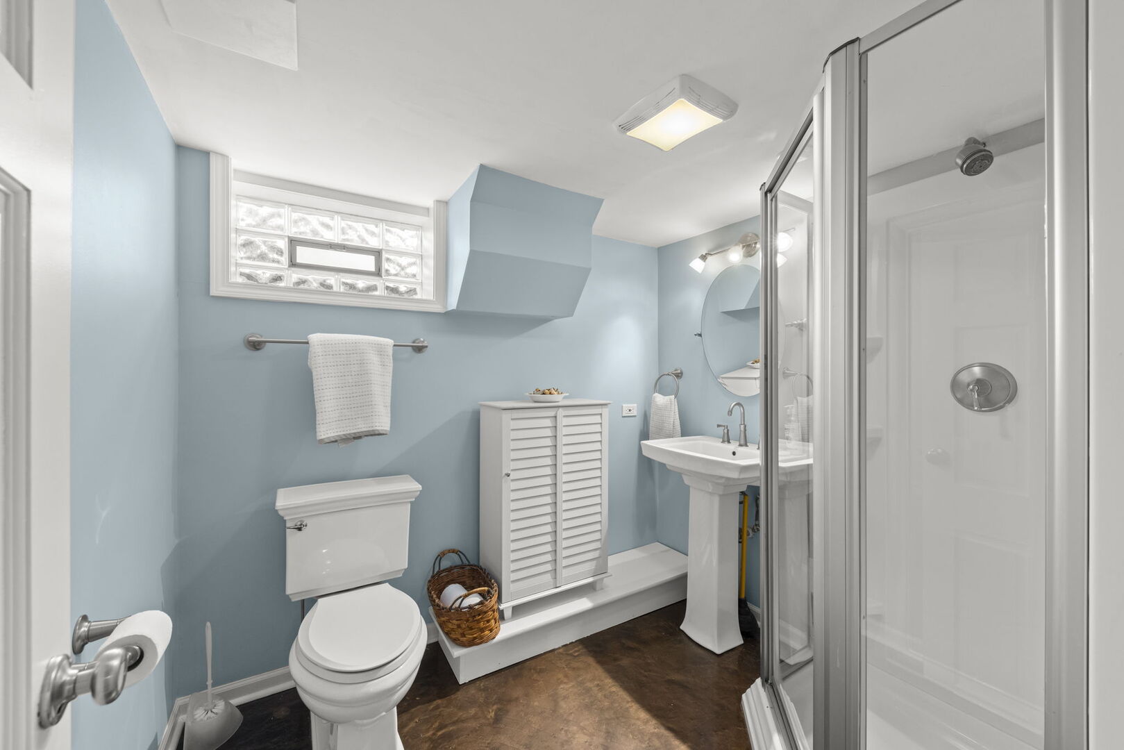 904 Gamon Road Wheaton, IL 60189 - Photo 29 of 47 a white toilet sitting next to a bathroom sink