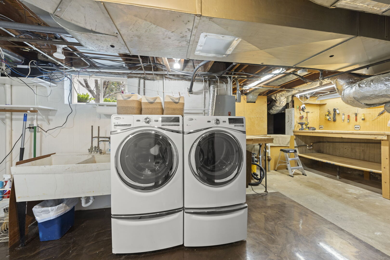 904 Gamon Road Wheaton, IL 60189 - Photo 30 of 47 a utility room with dryer and washer
